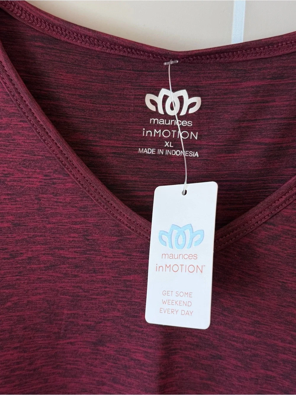 NWT Maurices In Motion Womens XL Burgundy Long Sleeve V-Neck Top Exercise Casual